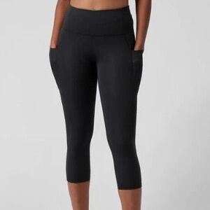 Charlie’s Project Capri leggings Size M/L with pockets